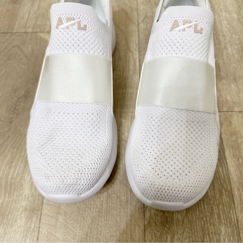APL Women's TechLoom Bliss Running Sneakers in white 9.5 - Picture 4 of 10